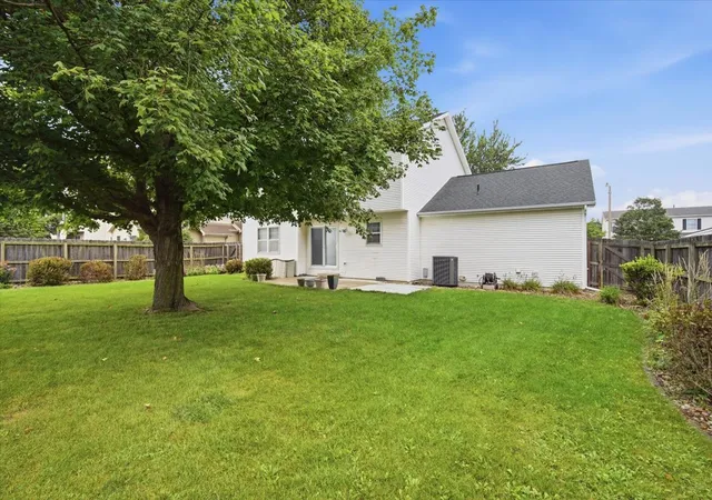 Photo 3 of Single family home for sale at 3211 Clairbridge Dr, Bloomington, IL 61704 | MLS# 12750964 | Listing updated on 2026-09-11