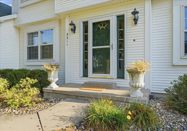 Photo 3 of Single family home for sale at 3211 Clairbridge Dr, Bloomington, IL 61704 | MLS# 12750964 | Listing updated on 2026-09-11