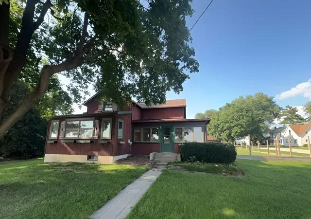 Photo 1 of Single family home for sale at 200 W Goldmine Rd, Pearl City, IL 61062 | MLS# 12750991 | Listing updated on 2026-10-15