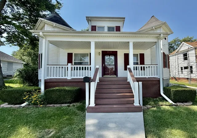 Photo 3 of Single family home for sale at 701 S Tremont St, Kewanee, IL 61443 | MLS# 12751003 | Listing updated on 2026-10-09