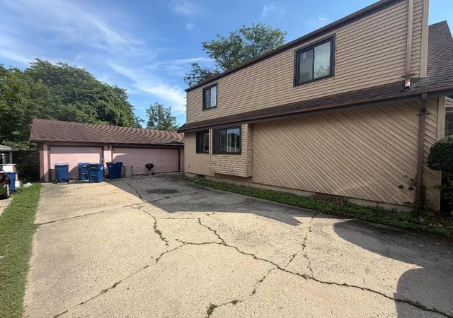 Photo 3 of Multi family home for sale at 1923 N Jackson St, Waukegan, IL 60087 | MLS# 12751037 | Listing updated on 2026-09-30