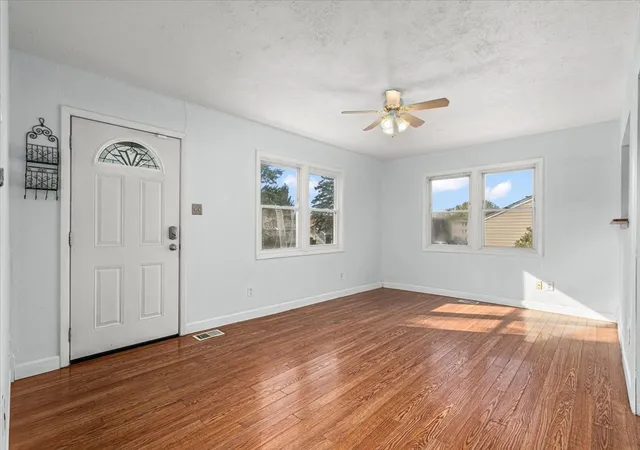 Photo 4 of Single family home for sale at 1714 Burry Cir Dr, Crest Hill, IL 60403 | MLS# 12751133 | Listing updated on 2026-09-09