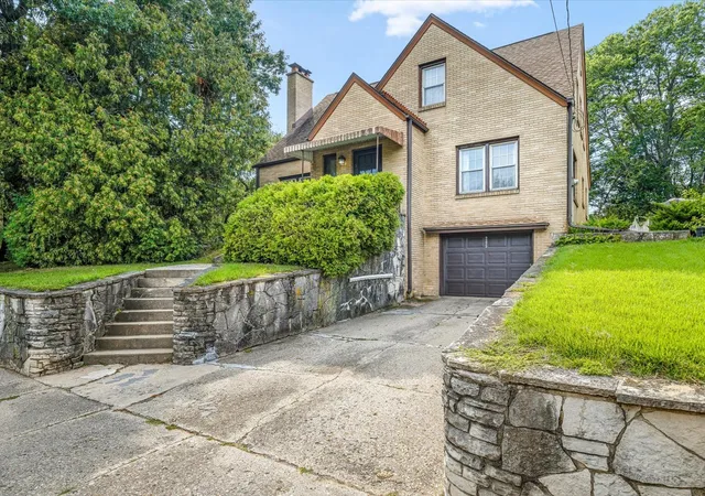 Photo 2 of Single family home for sale at 205 Saint Louis Ave, Rockford, IL 61104 | MLS# 12751186 | Listing updated on 2026-09-22