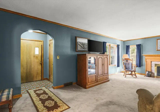 Photo 4 of Single family home for sale at 205 Saint Louis Ave, Rockford, IL 61104 | MLS# 12751186 | Listing updated on 2026-09-22