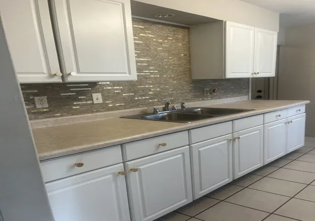 Photo 4 of Single family home for sale at 16872 Shea Ave, Hazel Crest, IL 60429 | MLS# 12751235 | Listing updated on 2026-10-02