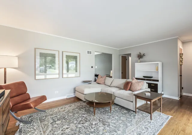 Photo 4 of Single family home for sale at 335 S Slusser St, Grayslake, IL 60030 | MLS# 12751249 | Listing updated on 2026-10-08