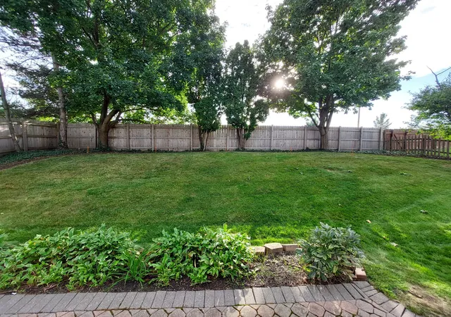 Photo 3 of Single family home for sale at 344 Yorkshire Dr, Mundelein, IL 60060 | MLS# 12751296 | Listing updated on 2026-10-07