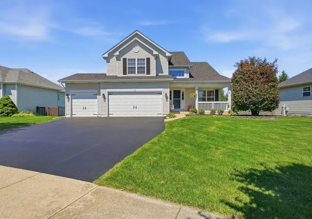 Photo 2 of Single family home for sale at 2213 Roaring Crk Dr, Aurora, IL 60503 | MLS# 12751382 | Listing updated on 2026-09-10