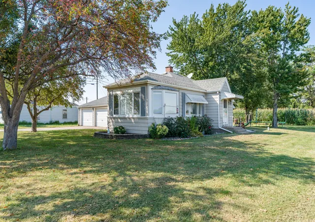 Photo 2 of Single family home for sale at 27 Suburban Hts, Milan, IL 61264 | MLS# 12751450 | Listing updated on 2026-09-18