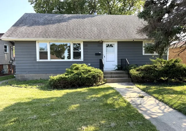 Photo 1 of Single family home for sale at 551 Marie Dr, South Holland, IL 60473 | MLS# 12751529 | Listing updated on 2026-09-14