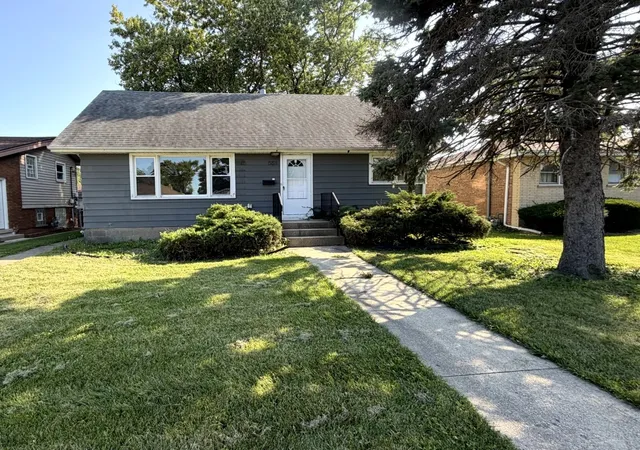 Photo 2 of Single family home for sale at 551 Marie Dr, South Holland, IL 60473 | MLS# 12751529 | Listing updated on 2026-09-14