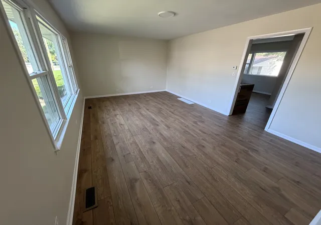 Photo 4 of Single family home for sale at 551 Marie Dr, South Holland, IL 60473 | MLS# 12751529 | Listing updated on 2026-09-14