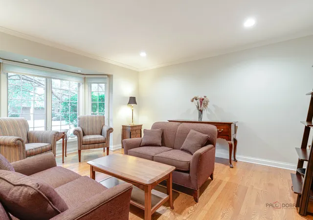 Photo 4 of Single family home for sale at 625 Mullady Pkwy, Libertyville, IL 60048 | MLS# 12751623 | Listing updated on 2026-09-29