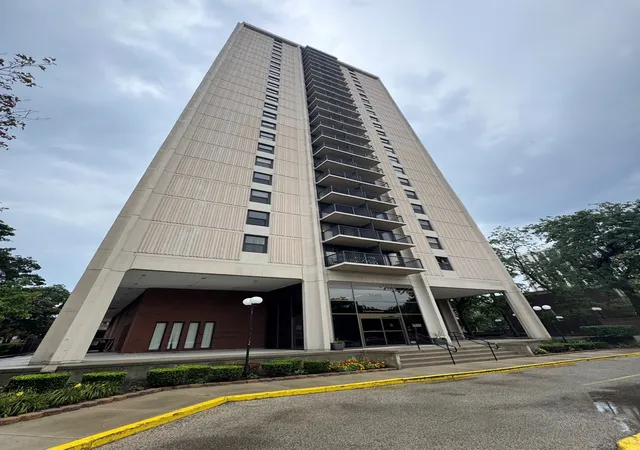 Photo 1 of Condo for sale at 2605 S Indiana Ave #1507, Chicago, IL 60616 | MLS# 12751636 | Listing updated on 2026-09-10