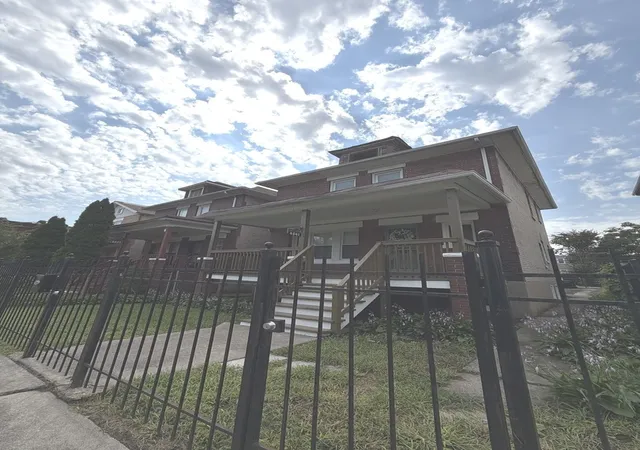 Photo 3 of Sale Pending at 4841 W Quincy St, Chicago, IL 60644 | MLS# 12751657 | Listing updated on 2026-10-05