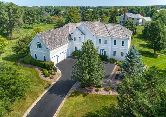Photo 3 of Single family home for sale at 23733 N Lookout Pointe Rd, Lake Barrington, IL 60010 | MLS# 12751783 | Listing updated on 2026-10-02