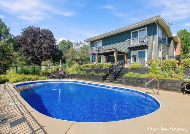 Photo 3 of Single family home for sale at 1402 Appaloosa Trl, Mc Henry, IL 60051 | MLS# 12751790 | Listing updated on 2026-10-03