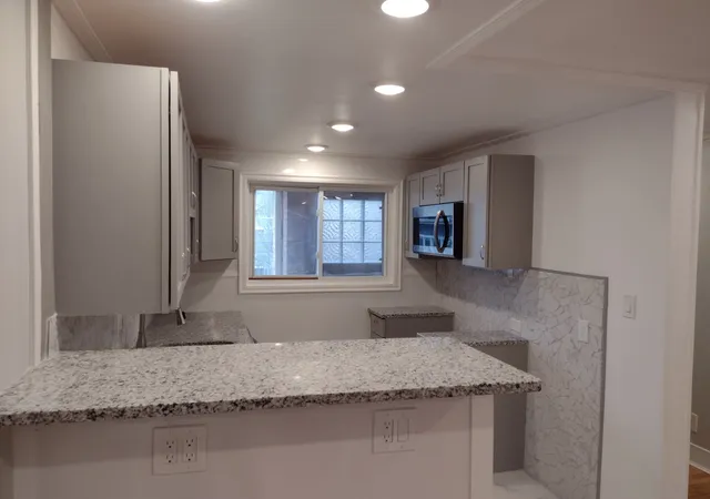 Photo 2 of Condo for sale at 651 South Blvd #5, Oak Park, IL 60302 | MLS# 12751816 | Listing updated on 2026-10-07