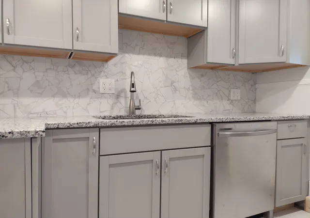 Photo 3 of Condo for sale at 651 South Blvd #5, Oak Park, IL 60302 | MLS# 12751816 | Listing updated on 2026-10-07