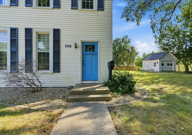 Photo 1 of Single family home for sale at 208 E Wall St, Lexington, IL 61753 | MLS# 12751829 | Listing updated on 2026-09-12