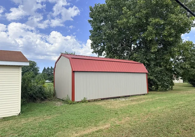 Photo 3 of Sale Pending at 304 N 7th Avenue, Hoopeston, IL 60942 | MLS# 12751868 | Listing updated on 2026-09-11