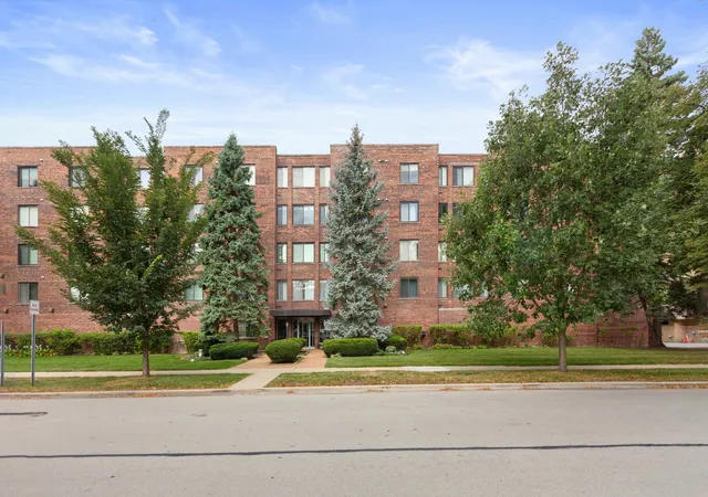 Photo 1 of Condo for sale at 110 S Dunton Ave #2F, Arlington Heights, IL 60005 | MLS# 12751926 | Listing updated on 2026-09-21