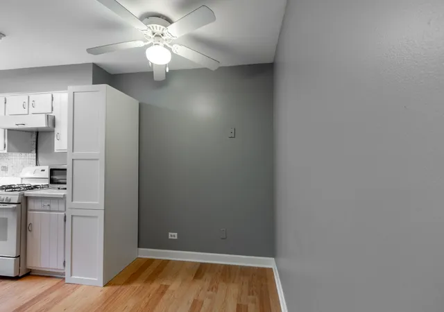 Listing Photo 4 - Condo for sale in building located at 110 S Dunton Ave, Arlington Heights, IL 60005 - Unit #2F