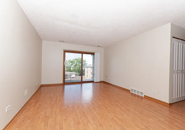Photo 3 of Condo for sale at 10532 Ridge Cvs Dr #35A, Chicago Ridge, IL 60415 | MLS# 12752002 | Listing updated on 2026-10-02