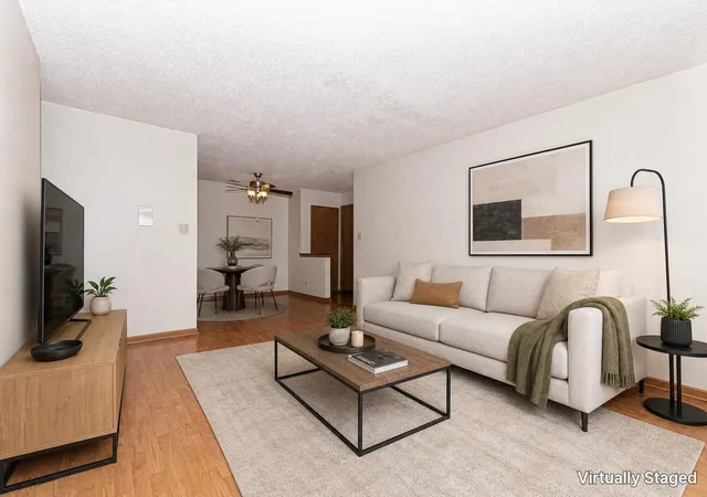 Listing Photo 4 - Condo for sale at Ridge Cove, Unit 35A 10532 Ridge Cvs Dr, Ridge Cove, Chicago Ridge, IL 60415 | Built Year: 1988-1995