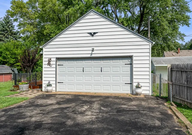 Photo 3 of Sale Pending at 726 River Park Dr, Loves Park, IL 61111 | MLS# 12752019 | Listing updated on 2026-09-11