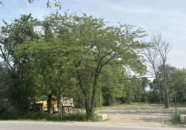 Photo 3 of Land for sale at 3949 Flossmoor Rd, Flossmoor, IL 60422 | MLS# 12752051 | Listing updated on 2026-09-24