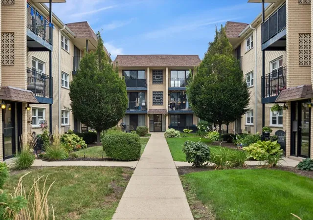 Photo 1 of Condo for sale at 6551 N Harlem Ave #3S, Chicago, IL 60631 | MLS# 12752091 | Listing updated on 2026-09-15