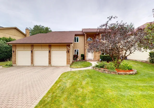 Photo 1 of Single family home for sale at 1309 Witney Ln, Buffalo Grove, IL 60089 | MLS# 12752095 | Listing updated on 2026-09-10