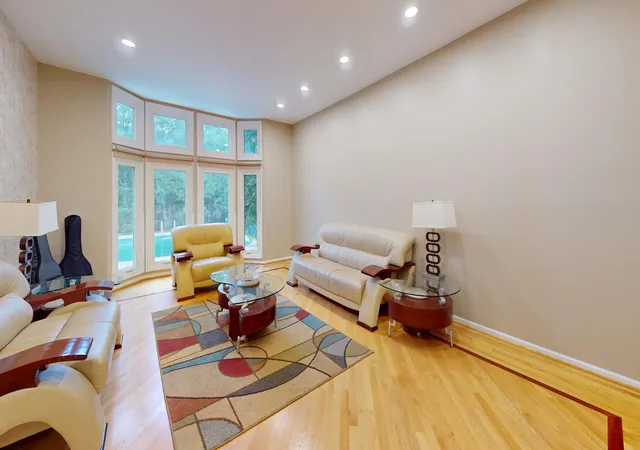 Photo 3 of Single family home for sale at 1309 Witney Ln, Buffalo Grove, IL 60089 | MLS# 12752095 | Listing updated on 2026-09-10