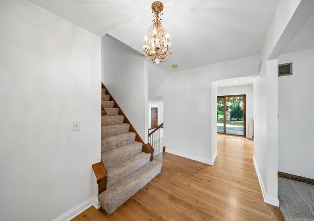 Photo 3 of Single family home for sale at 1441 E Hull Dr, Wheaton, IL 60189 | MLS# 12752100 | Listing updated on 2026-09-15