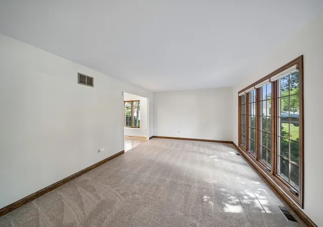 Photo 3 of Single family home for sale at 1441 E Hull Dr, Wheaton, IL 60189 | MLS# 12752100 | Listing updated on 2026-09-15