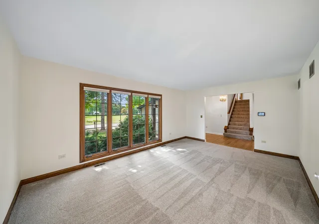 Photo 4 of Single family home for sale at 1441 E Hull Dr, Wheaton, IL 60189 | MLS# 12752100 | Listing updated on 2026-09-15