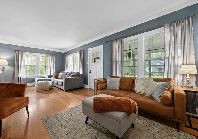 Photo 3 of Single family home for sale at 310 Shenstone Rd, Riverside, IL 60546 | MLS# 12752117 | Listing updated on 2026-09-26