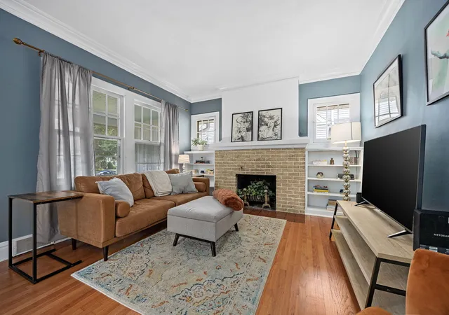 Photo 4 of Single family home for sale at 310 Shenstone Rd, Riverside, IL 60546 | MLS# 12752117 | Listing updated on 2026-09-26