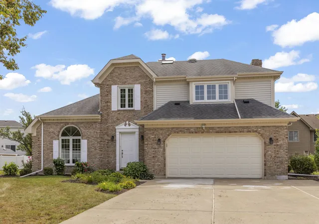 Photo 2 of Single family home for sale at 4532 Arbor View Dr, Lisle, IL 60532 | MLS# 12752125 | Listing updated on 2026-09-18