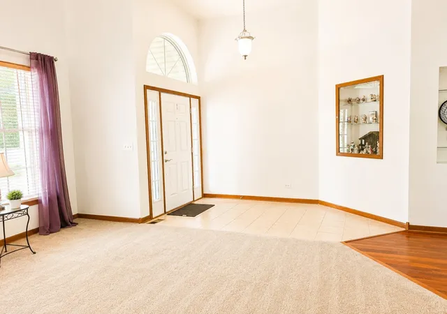 Photo 3 of Single family home for sale at 14527 Colonial Pkwy, Plainfield, IL 60544 | MLS# 12752183 | Listing updated on 2026-10-05