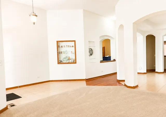 Photo 3 of Single family home for sale at 14527 Colonial Pkwy, Plainfield, IL 60544 | MLS# 12752183 | Listing updated on 2026-10-05