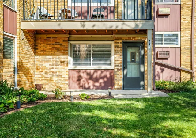 Photo 1 of Condo for sale at 212a Collen Dr #123, Lombard, IL 60148 | MLS# 12752197 | Listing updated on 2026-09-12