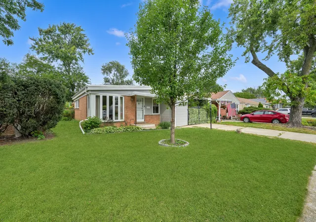 Photo 3 of Single family home for sale at 8430 S Keating Ave, Chicago, IL 60652 | MLS# 12752234 | Listing updated on 2026-09-21