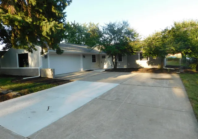 Photo 1 of Single family home for sale at 212 N Pinecrest Rd, Bolingbrook, IL 60440 | MLS# 12752256 | Listing updated on 2026-09-11