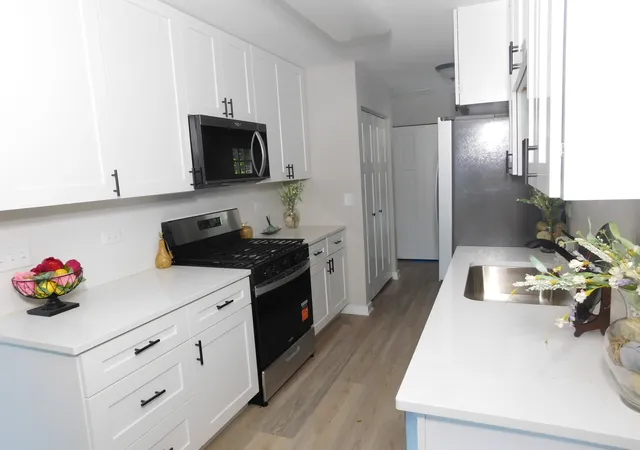 Photo 4 of Single family home for sale at 212 N Pinecrest Rd, Bolingbrook, IL 60440 | MLS# 12752256 | Listing updated on 2026-09-11