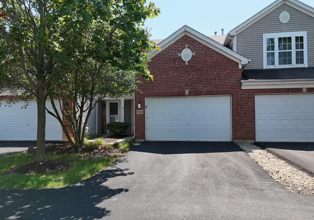 Photo 2 of Townhouse for sale at 17428 Fox Bnd Ln, Lockport, IL 60441 | MLS# 12752260 | Listing updated on 2026-10-05