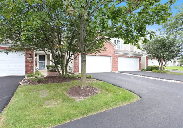 Photo 3 of Townhouse for sale at 17428 Fox Bnd Ln, Lockport, IL 60441 | MLS# 12752260 | Listing updated on 2026-10-05