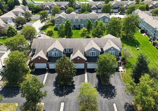 Photo 3 of Townhouse for sale at 17428 Fox Bnd Ln, Lockport, IL 60441 | MLS# 12752260 | Listing updated on 2026-10-09