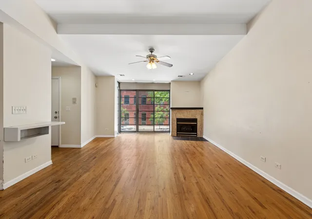 Photo 3 of Townhouse for sale at 1901 S Clark St #B, Chicago, IL 60616 | MLS# 12752323 | Listing updated on 2026-09-15